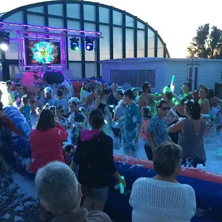 Mobil Spacieux Avec Terrasse, 3 Chambres, 6 Personnes - Api-1-52-1475 La Faute-sur-Mer