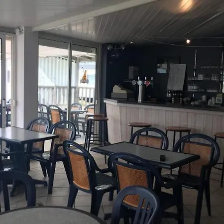 Kemp Mobil Spacieux Avec Terrasse, 3 Chambres, 6 Personnes - Api-1-52-1475